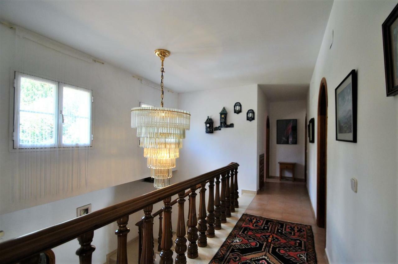 Holiday Villa In 10 Min From Fuengirola Beach With Sea Views Pool Bbq Parking Wifi Aircon Big Garden Михас Екстериор снимка