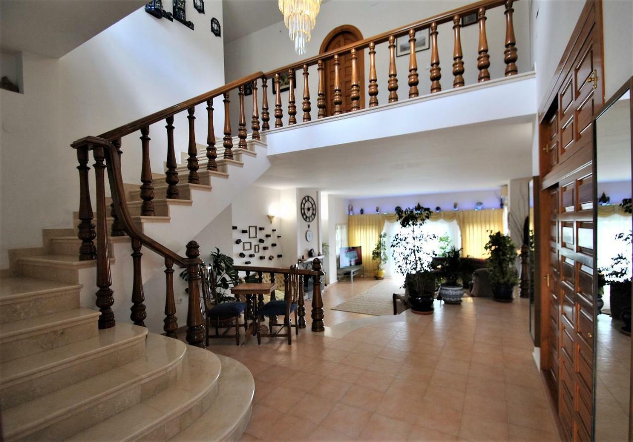 Holiday Villa In 10 Min From Fuengirola Beach With Sea Views Pool Bbq Parking Wifi Aircon Big Garden Михас Екстериор снимка